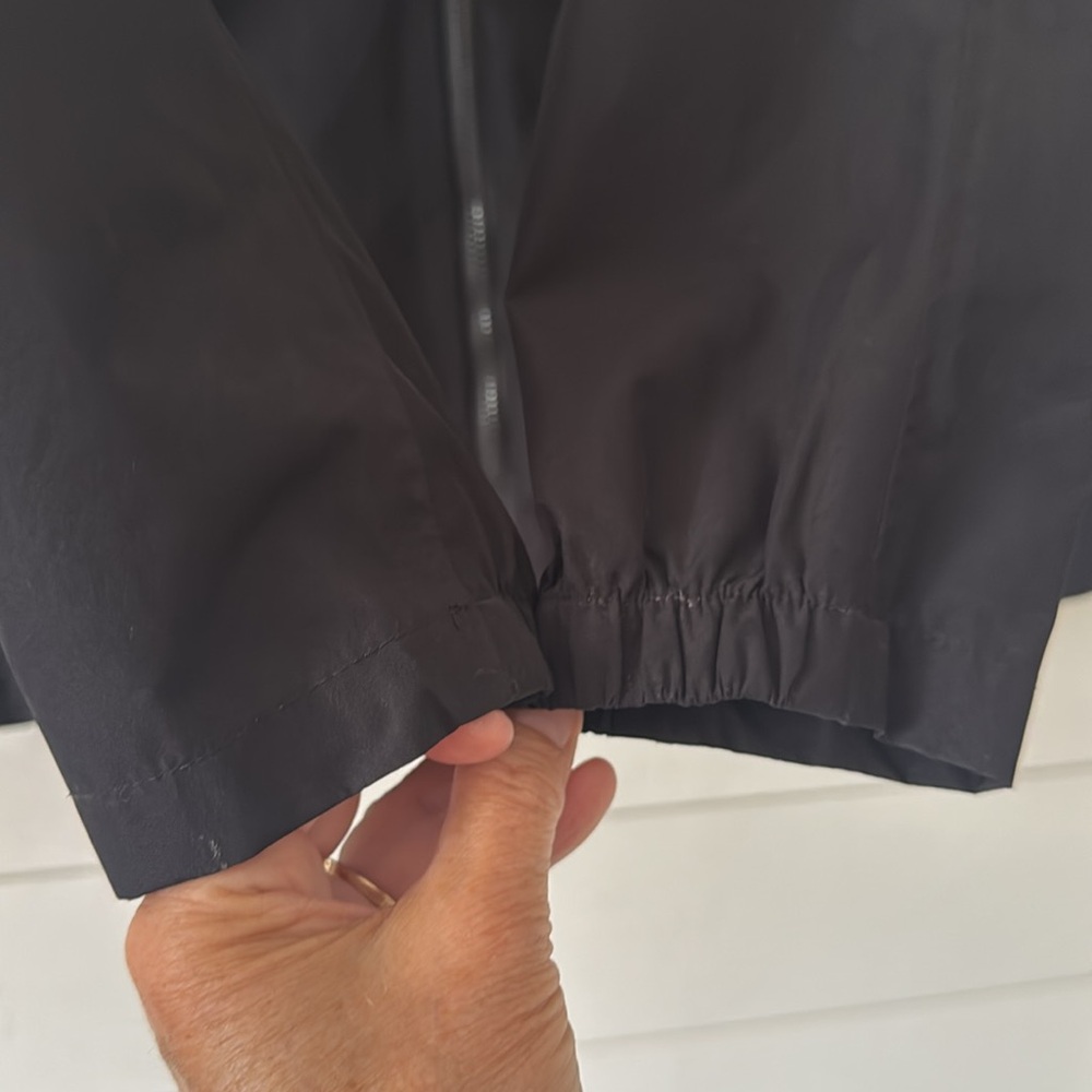 Lole Size XS Lainey Rain Jacket Durable Water Repellent (DWR) Breathable Black - Picture 14 of 17